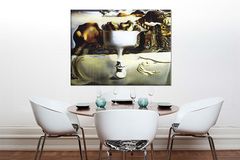 Slika na platnu APPARACIJA NA OBRAZI IN SADNA MIZA NA PLAŽI - Salvador Dalí RE 30x50 cm